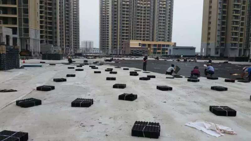 屋頂花臺排水板哪個好? 屋頂花臺排水板哪個好?